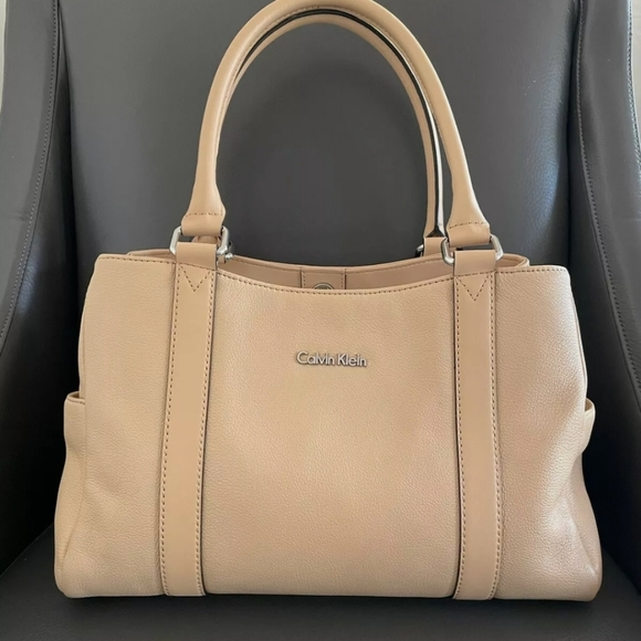 Calvin Klein Calf Leather Medium Tote NWOT - Picture 7 of 10